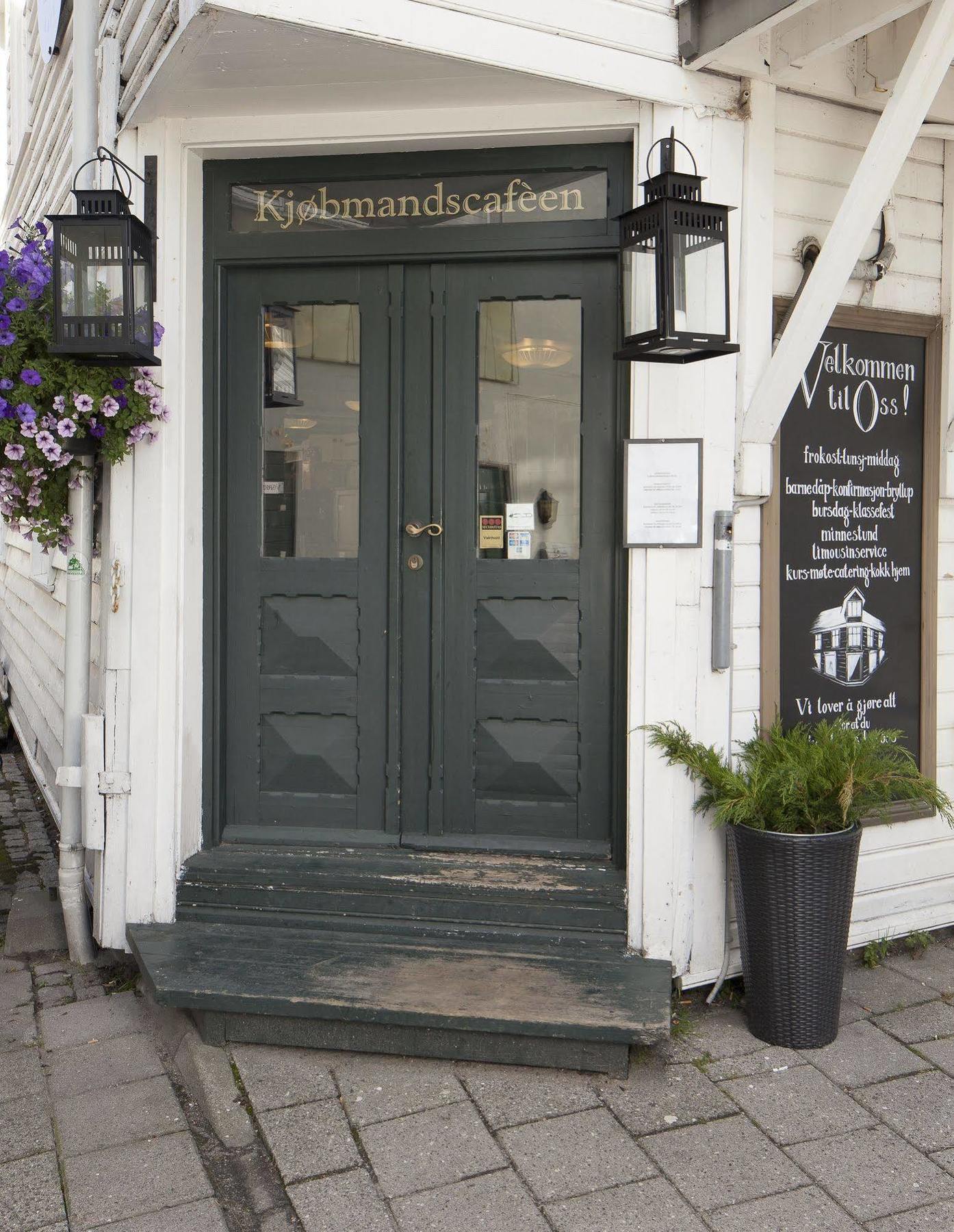 Kjobmandsgaarden Hotel Mandal Exterior photo